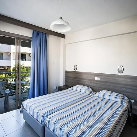 Charmante Mit Balkon Apartment *